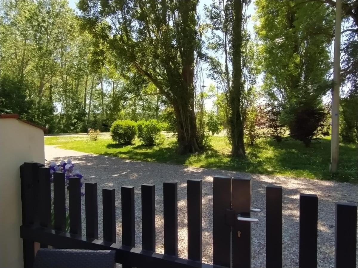 Limetz 로레 드 지베흐니 B&B 외부 사진